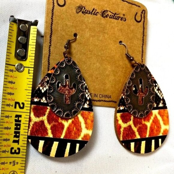 Rustic Coutures Cactus Hollow Out Earrings With Animal Print Teardrop NWT - Picture 3 of 3